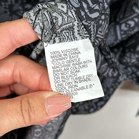 Johnny Bigg Men's 1XL Big & Tall Tribal Print Button Up Shirt in Charcoal - Picture 4 of 6